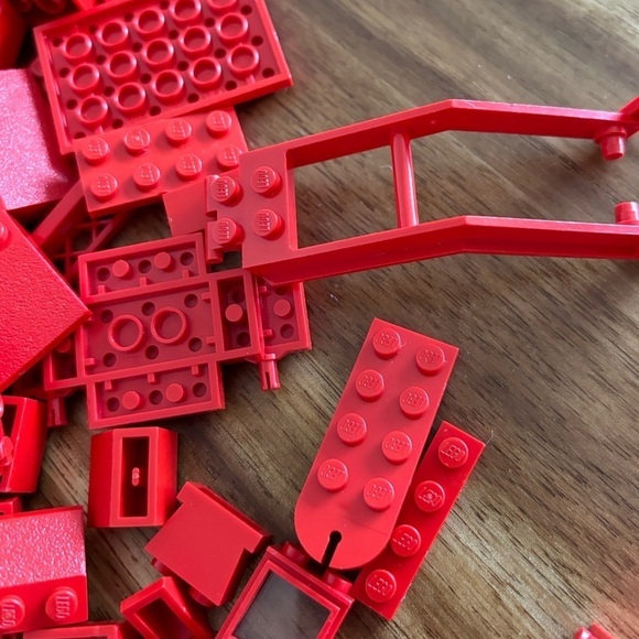 LEGO LOT over 150 Red Lego pieces bricks. Vintage + recent pieces - Picture 4 of 13